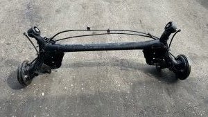 Балка подвески 42100T5AJ74 HONDA FIT