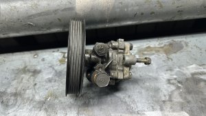 Насос ГУР (Б/У) MR491368 MITSUBISHI AIRTREK