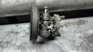 Насос ГУР (Б/У) MITSUBISHI AIRTREK OEM MR491368 CU2W