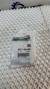 Болт переднего амортизатора